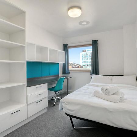 Bright & Central Room In Luton, Sleeps 2 Лутън Екстериор снимка