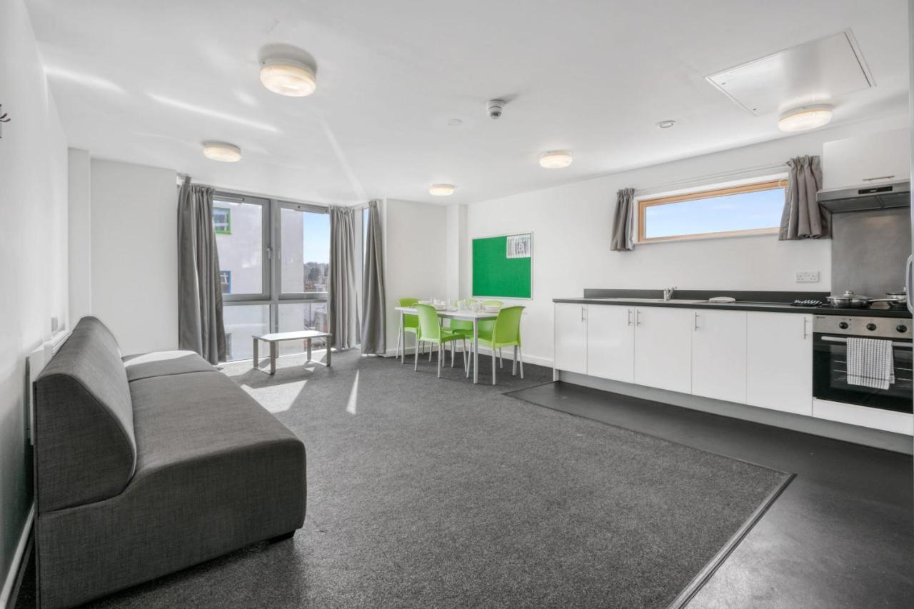 Bright & Central Room In Luton, Sleeps 2 Лутън Екстериор снимка
