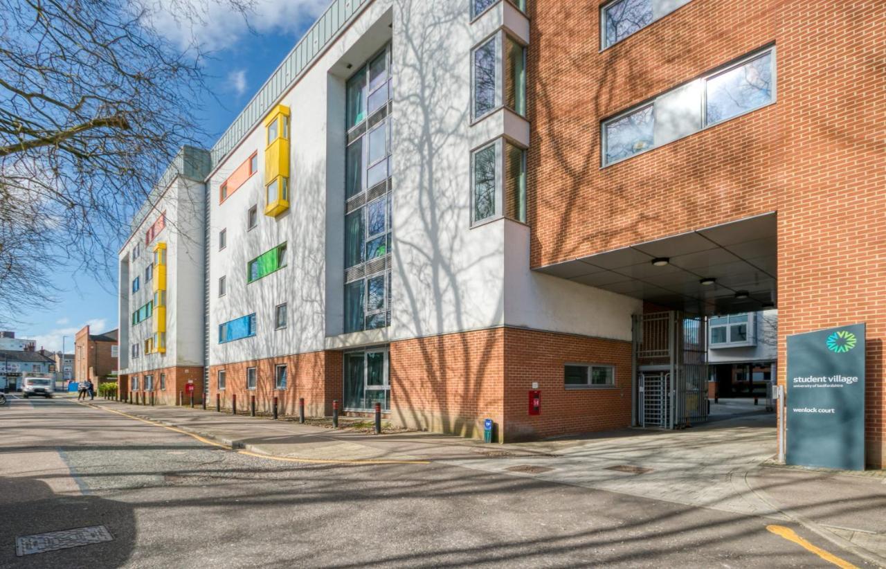 Bright & Central Room In Luton, Sleeps 2 Лутън Екстериор снимка